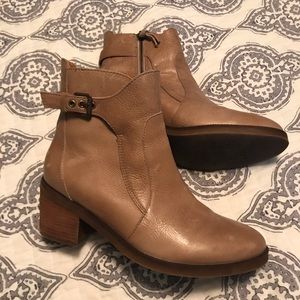 Tan leather Latigo Boots, 9.5